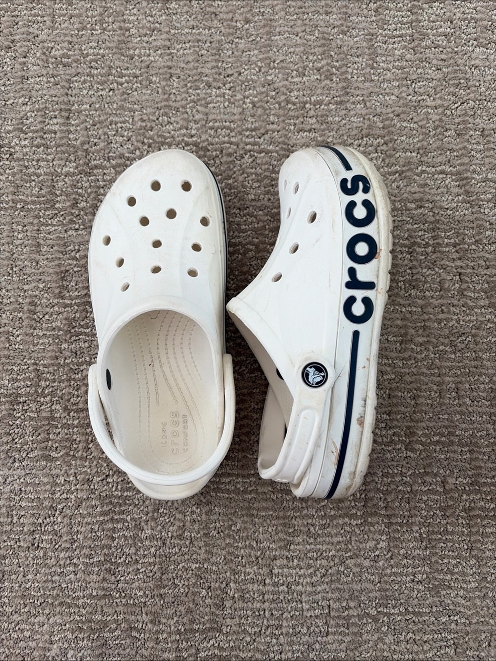 Crocs Bayaband Clogs White And navy blue Unisex Slip On Shoes Men’s 6, Women’s 8